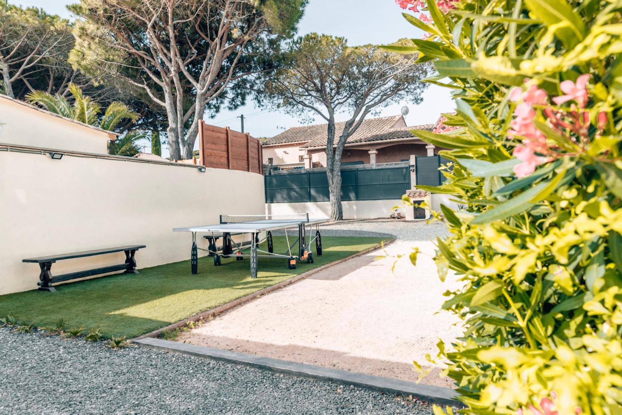 Reve D'Azur, Mazet En Bord De Mer, Parking, Piscine Partagee, Terrasse Bbq & Draps Inclus La Nartelle, 1 Salon, 1 Chambre, 1 Cuisine , 1 Sdb แซ็งต์-แมกซีม ภายนอก รูปภาพ