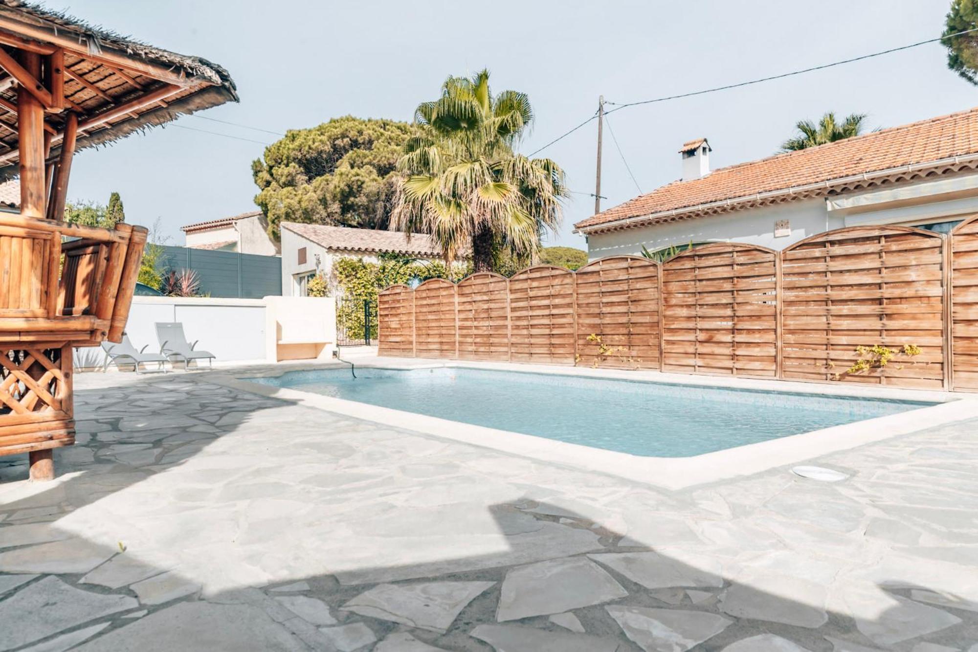 Reve D'Azur, Mazet En Bord De Mer, Parking, Piscine Partagee, Terrasse Bbq & Draps Inclus La Nartelle, 1 Salon, 1 Chambre, 1 Cuisine , 1 Sdb แซ็งต์-แมกซีม ภายนอก รูปภาพ
